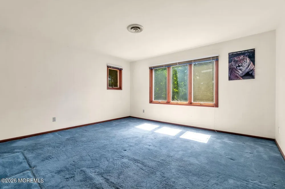 6 Sugar Lane Holmdel, NJ 07733