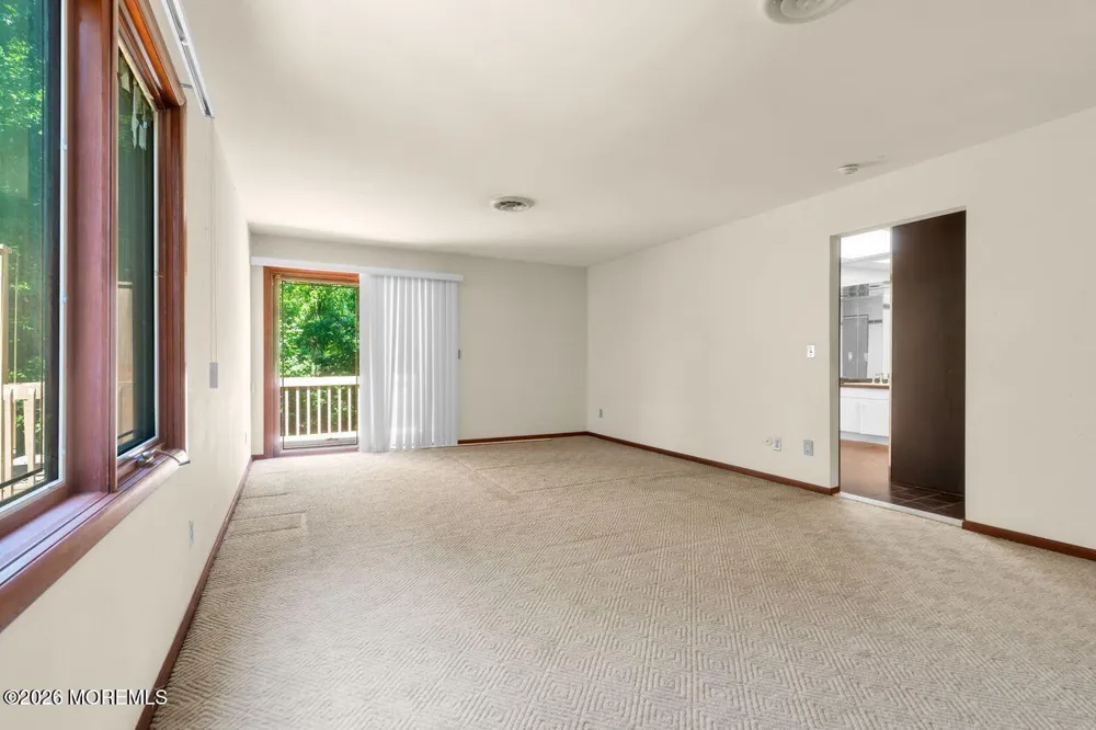 6 Sugar Lane Holmdel, NJ 07733