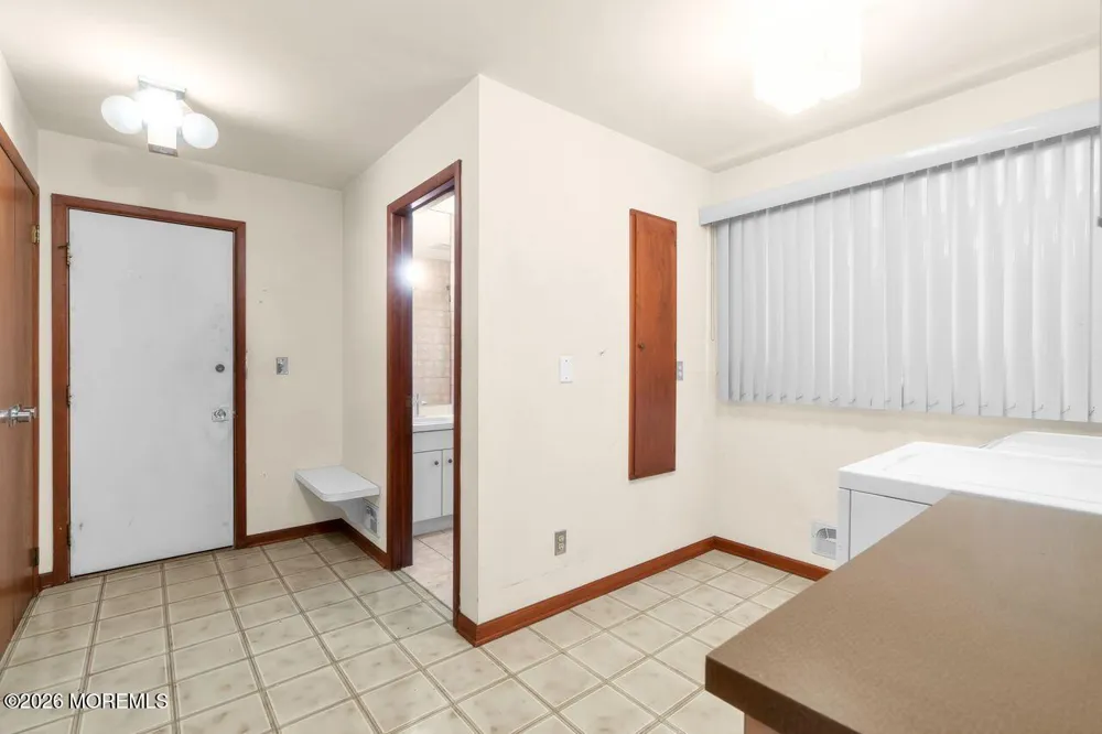 6 Sugar Lane Holmdel, NJ 07733