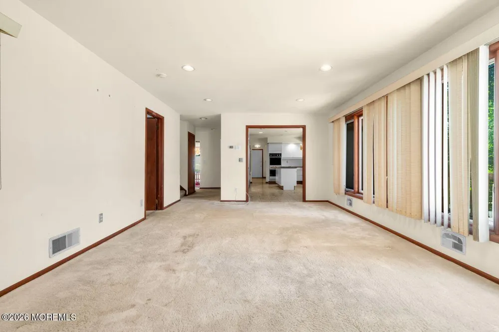 6 Sugar Lane Holmdel, NJ 07733