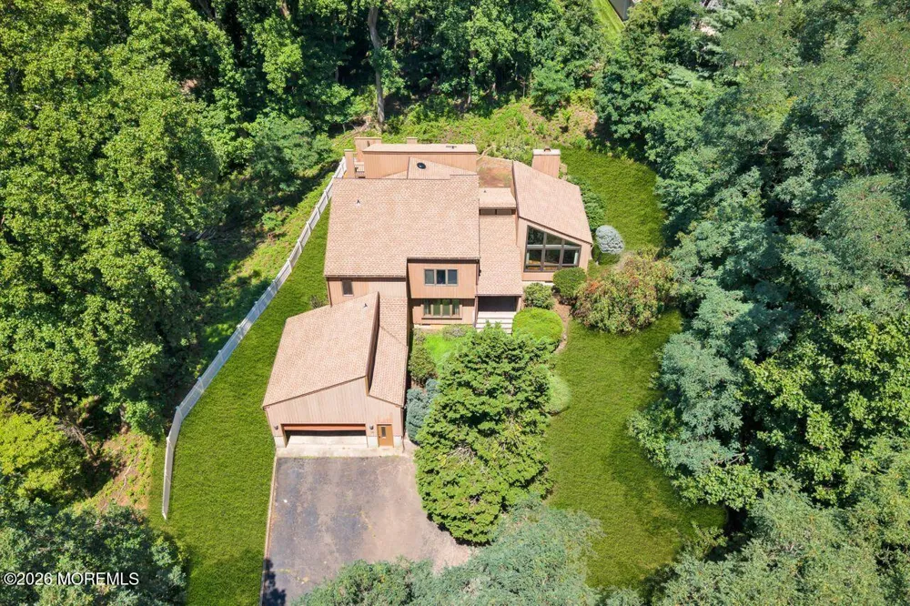 6 Sugar Lane Holmdel, NJ 07733