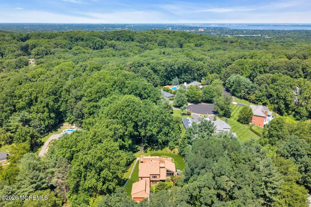 6 Sugar Lane Holmdel, NJ 07733