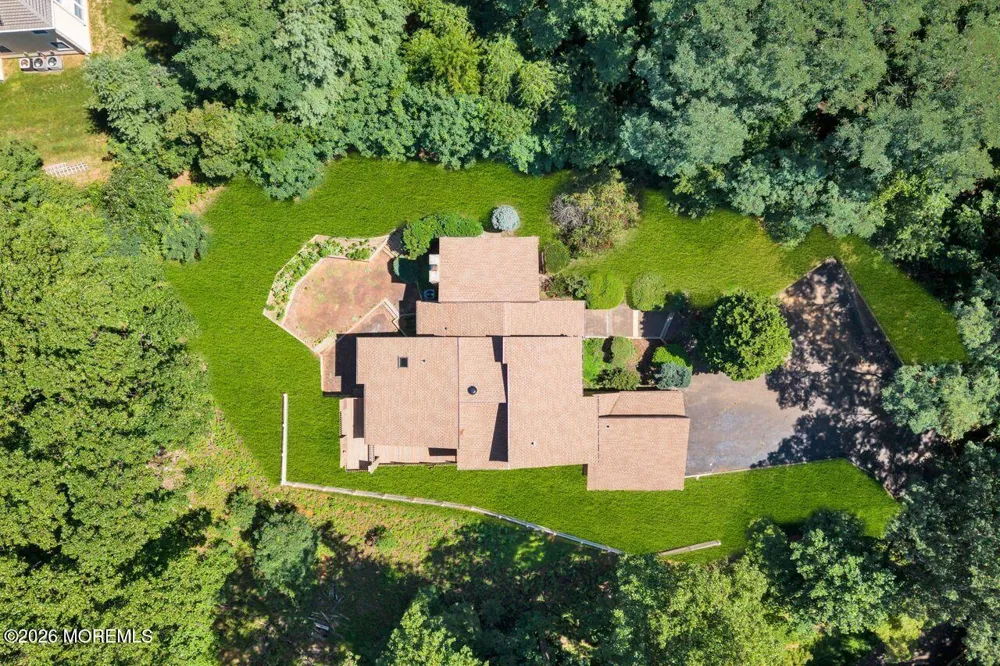 6 Sugar Lane Holmdel, NJ 07733