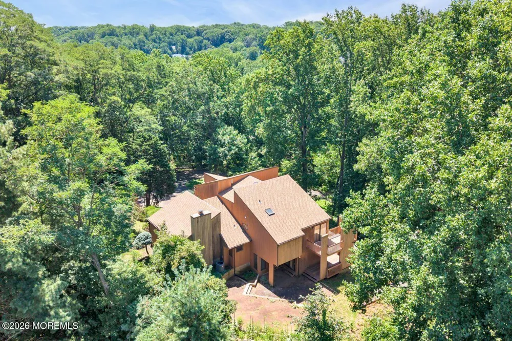 6 Sugar Lane Holmdel, NJ 07733