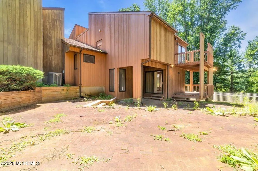 6 Sugar Lane Holmdel, NJ 07733