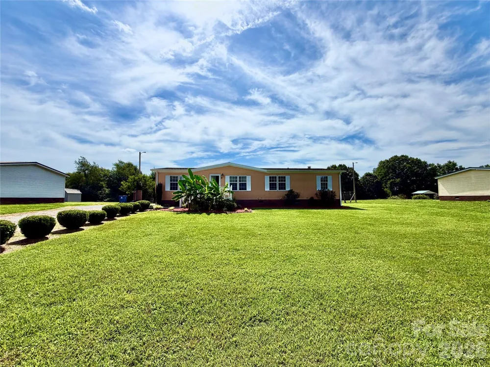1104 Spring Meadow Drive Woodleaf, NC 27054