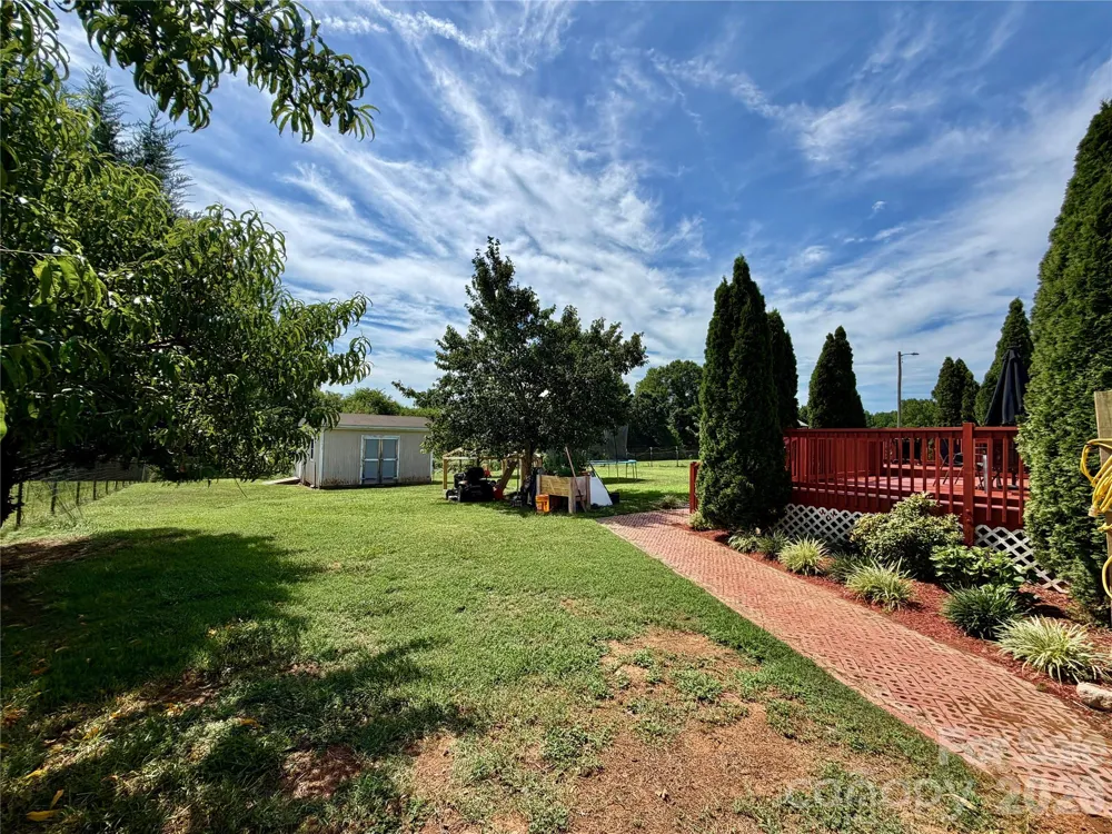 1104 Spring Meadow Drive Woodleaf, NC 27054