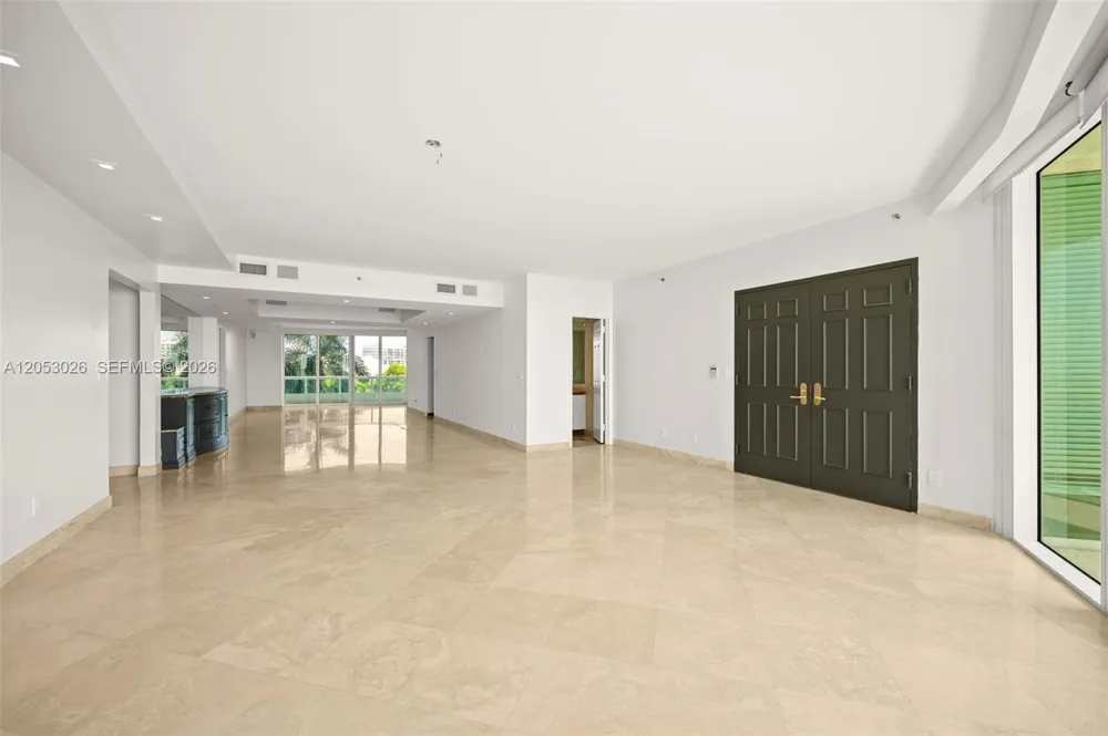1643 Brickell Ave #702 Miami, FL 33129