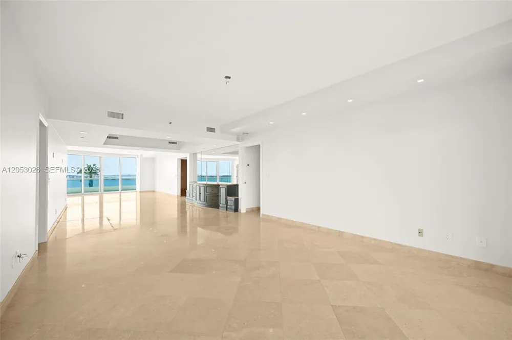 1643 Brickell Ave #702 Miami, FL 33129