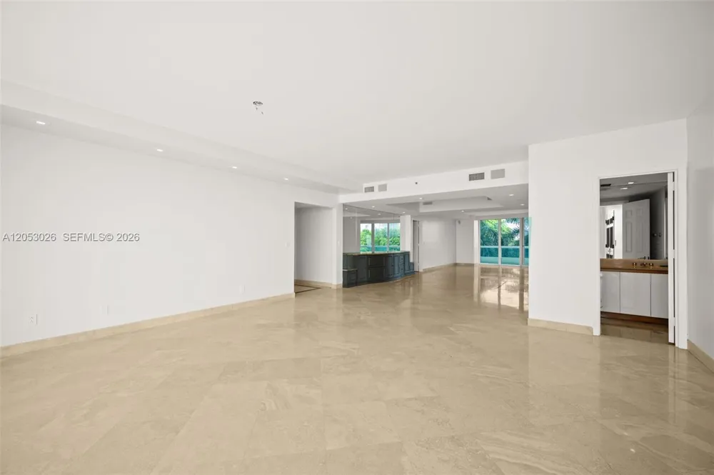 1643 Brickell Ave #702 Miami, FL 33129