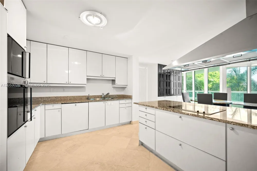 1643 Brickell Ave #702 Miami, FL 33129