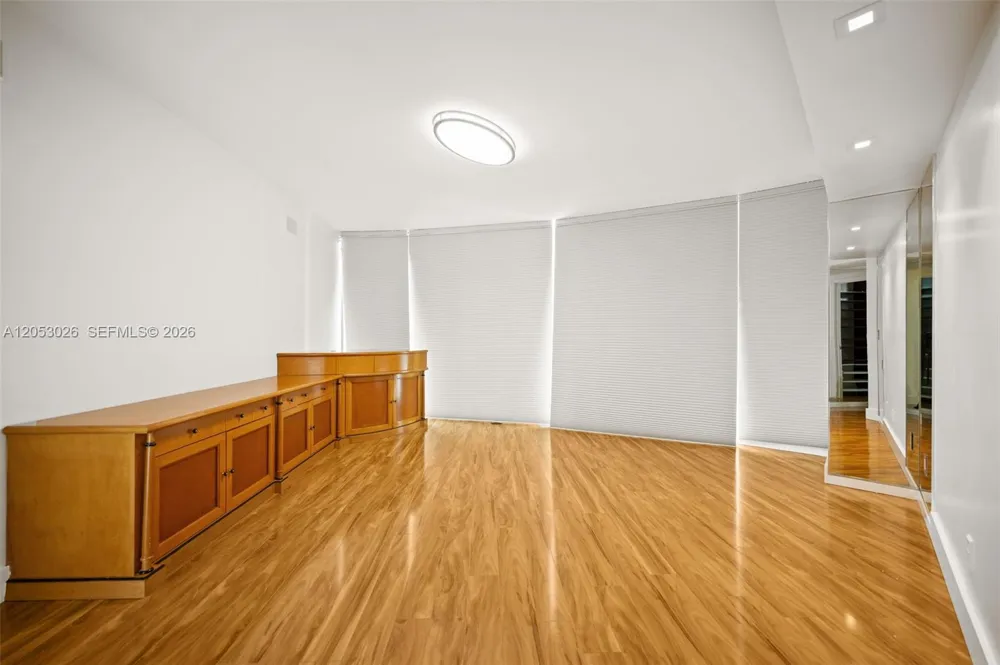 1643 Brickell Ave #702 Miami, FL 33129