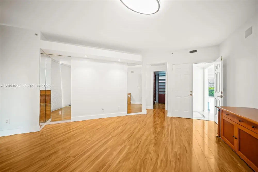1643 Brickell Ave #702 Miami, FL 33129