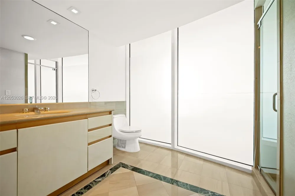 1643 Brickell Ave #702 Miami, FL 33129