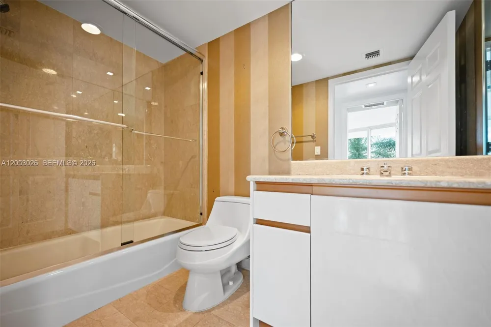 1643 Brickell Ave #702 Miami, FL 33129