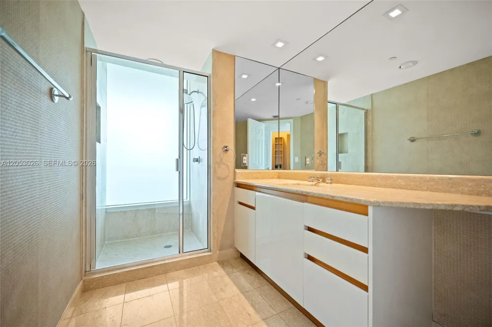 1643 Brickell Ave #702 Miami, FL 33129