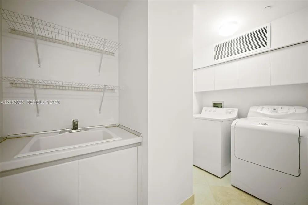 1643 Brickell Ave #702 Miami, FL 33129