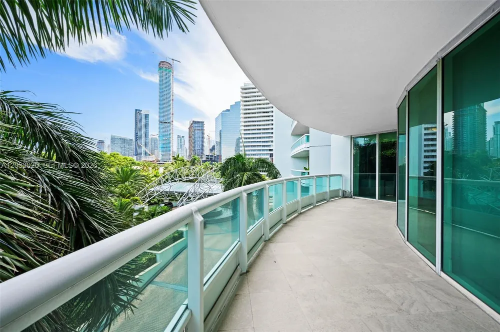 1643 Brickell Ave #702 Miami, FL 33129