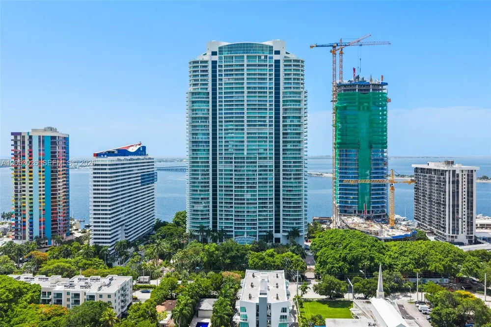 1643 Brickell Ave #702 Miami, FL 33129