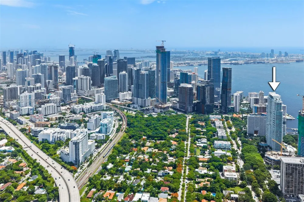 1643 Brickell Ave #702 Miami, FL 33129