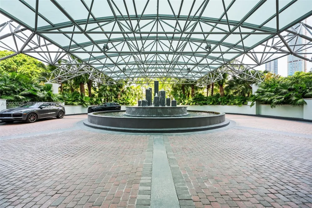1643 Brickell Ave #702 Miami, FL 33129