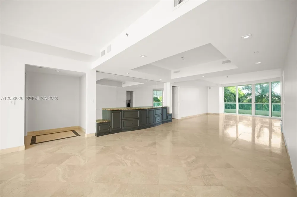 1643 Brickell Ave #702 Miami, FL 33129