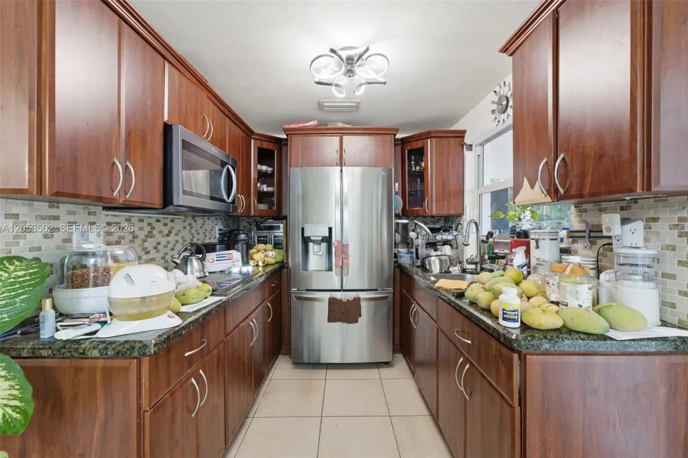 419 SE 3rd St Hialeah, FL 33010