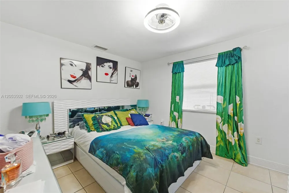 419 SE 3rd St Hialeah, FL 33010