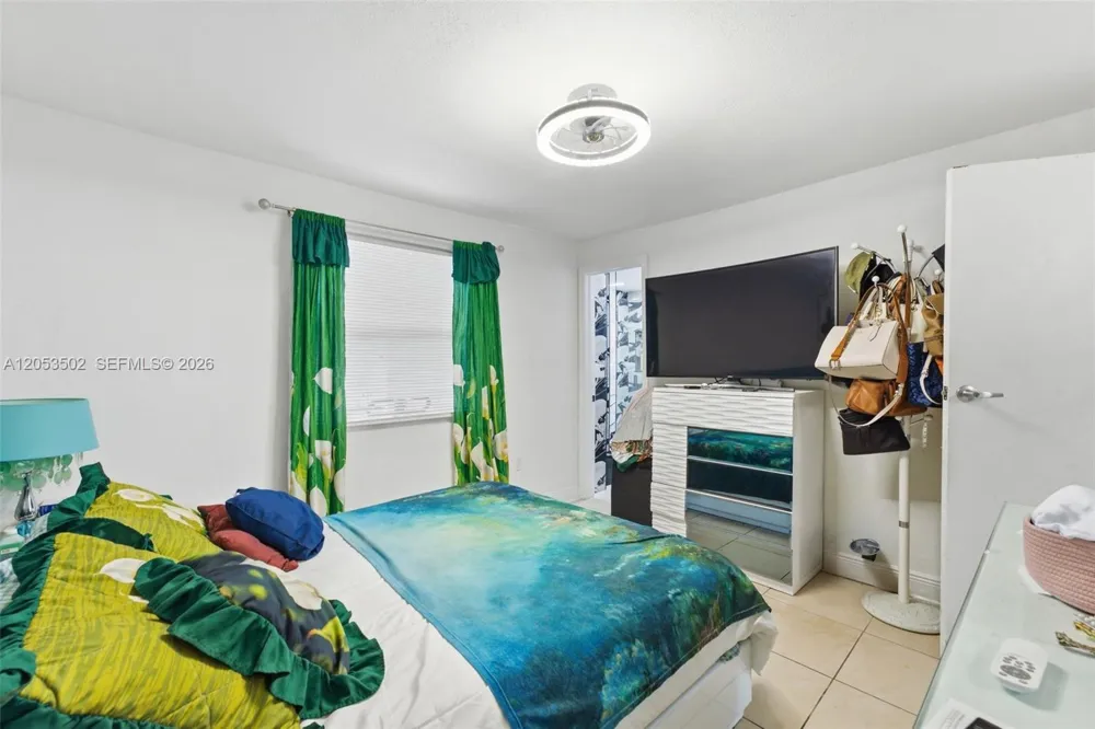 419 SE 3rd St Hialeah, FL 33010