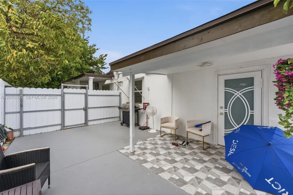 419 SE 3rd St Hialeah, FL 33010