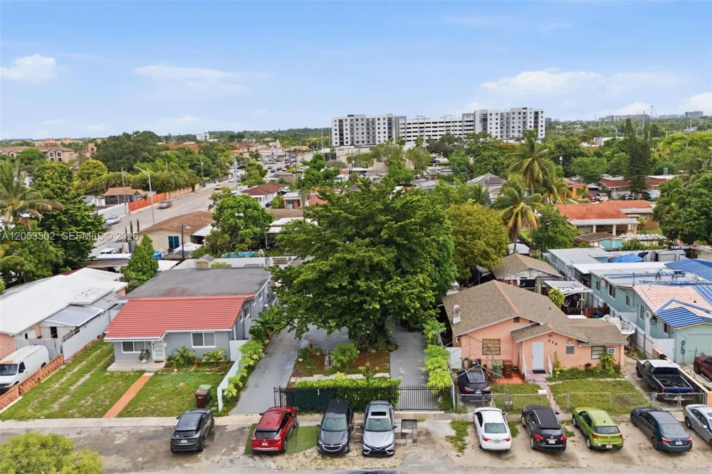 419 SE 3rd St Hialeah, FL 33010