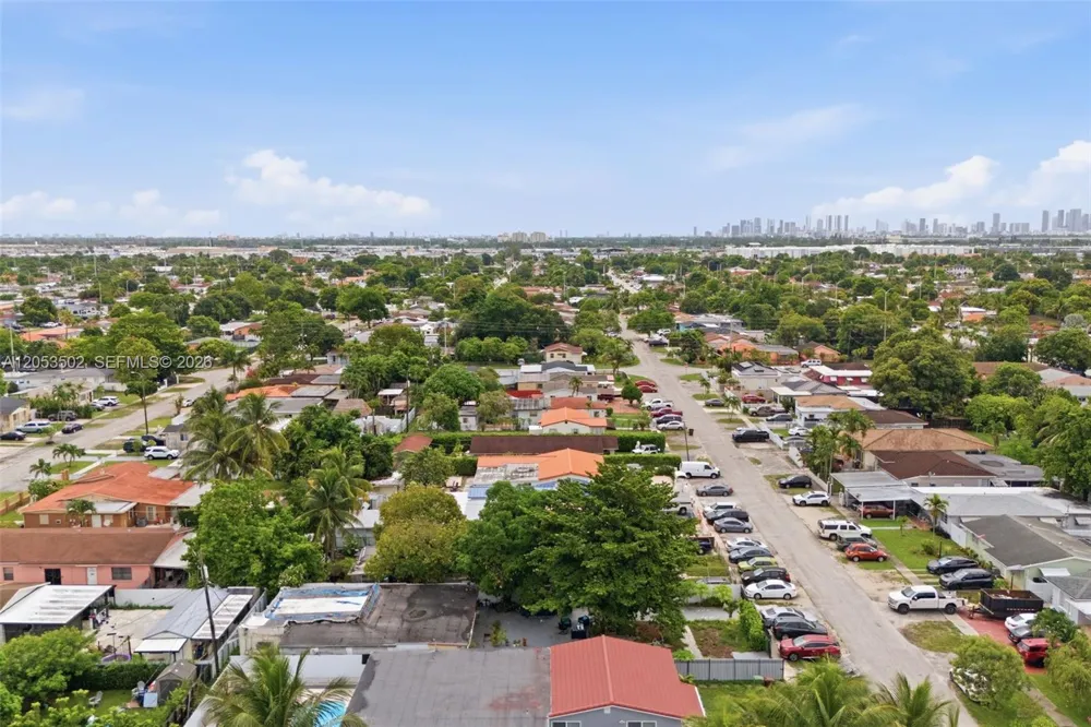419 SE 3rd St Hialeah, FL 33010