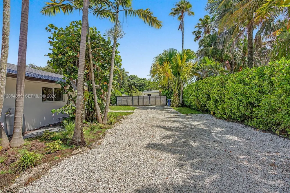 8600 SW 162nd Street Palmetto Bay, FL 33157