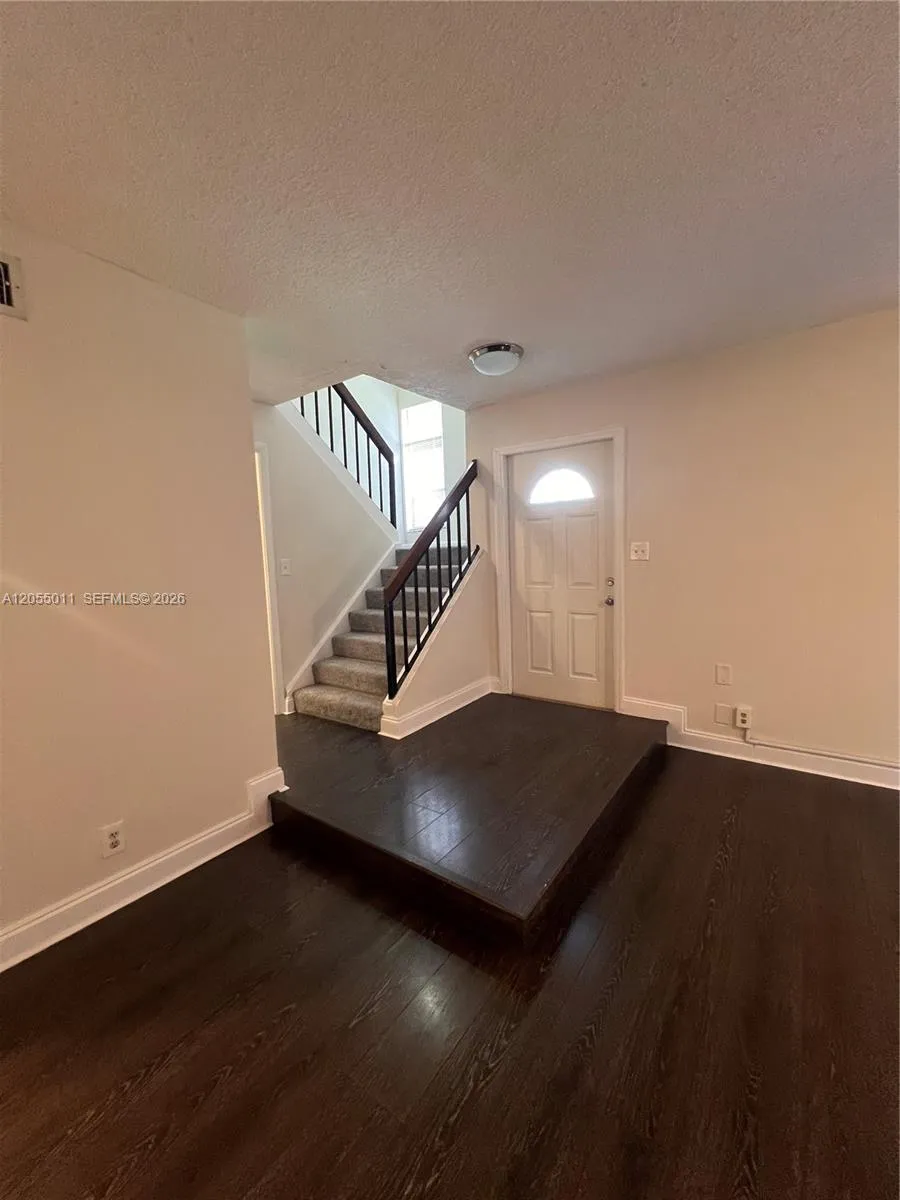 2762 S University Dr #9D Davie, FL 33328
