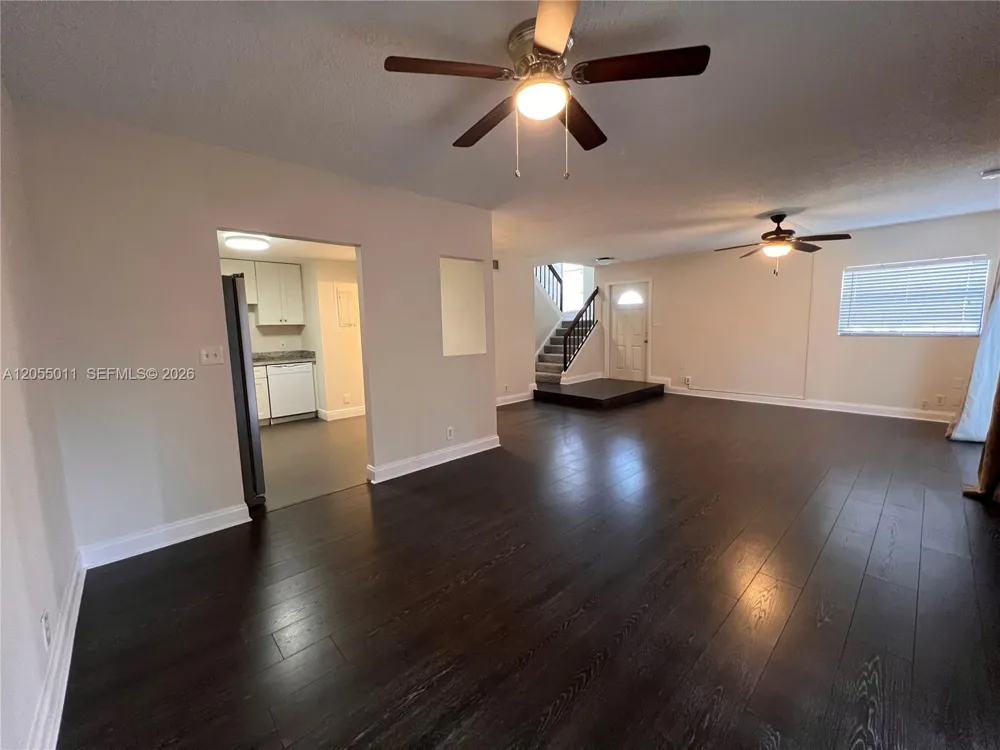 2762 S University Dr #9D Davie, FL 33328