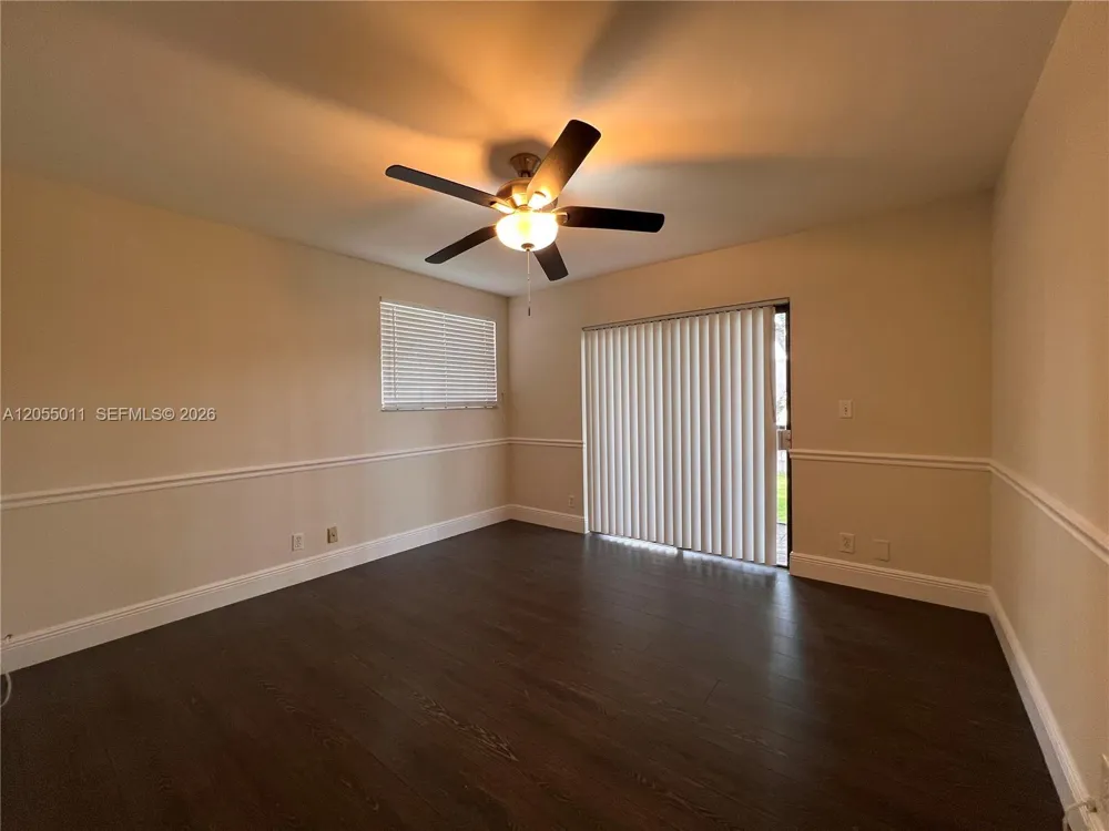 2762 S University Dr #9D Davie, FL 33328