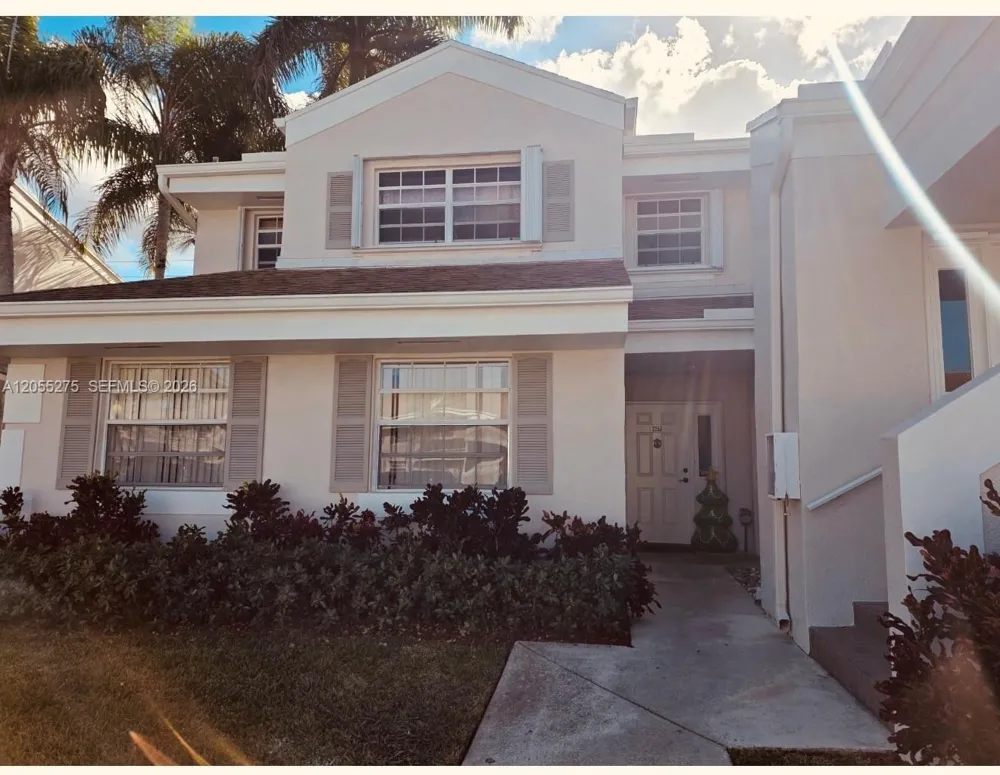 2253 SE 27 dr #101-E Homestead, FL 33035