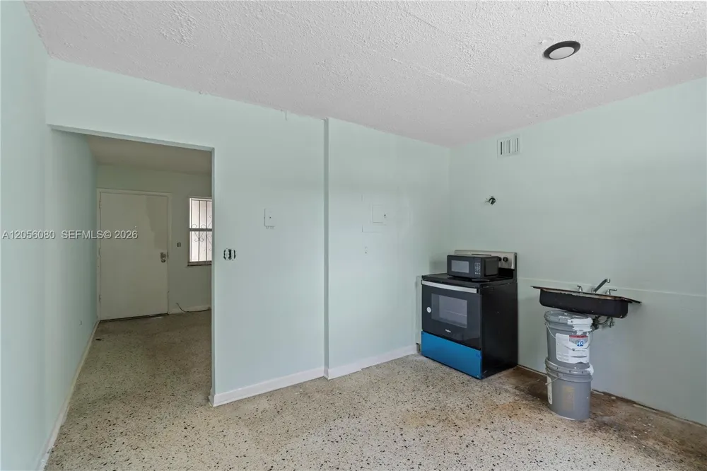 1250 W 26th Pl #108 Hialeah, FL 33010