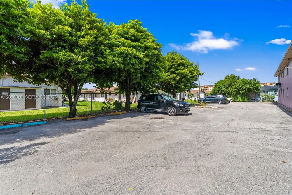1250 W 26th Pl #108 Hialeah, FL 33010