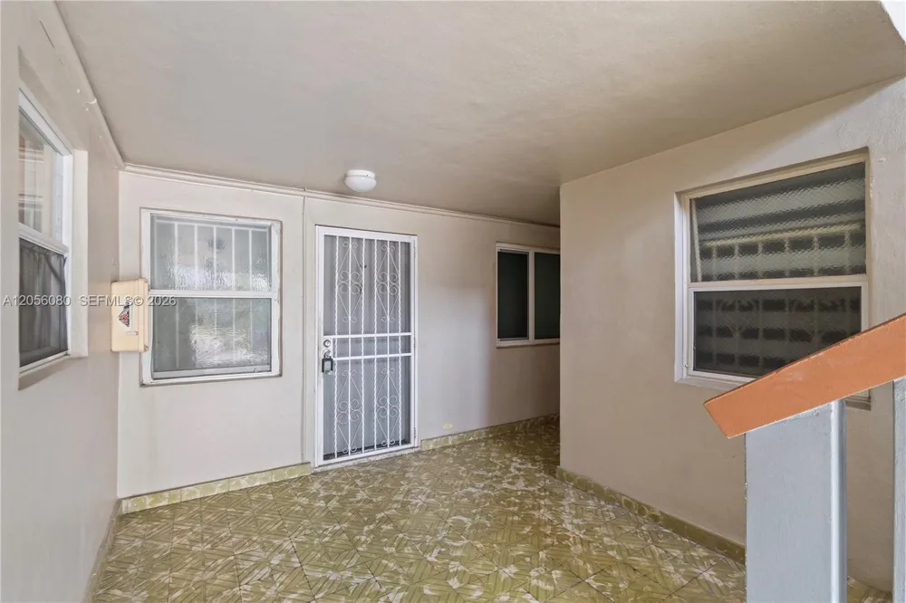 1250 W 26th Pl #108 Hialeah, FL 33010