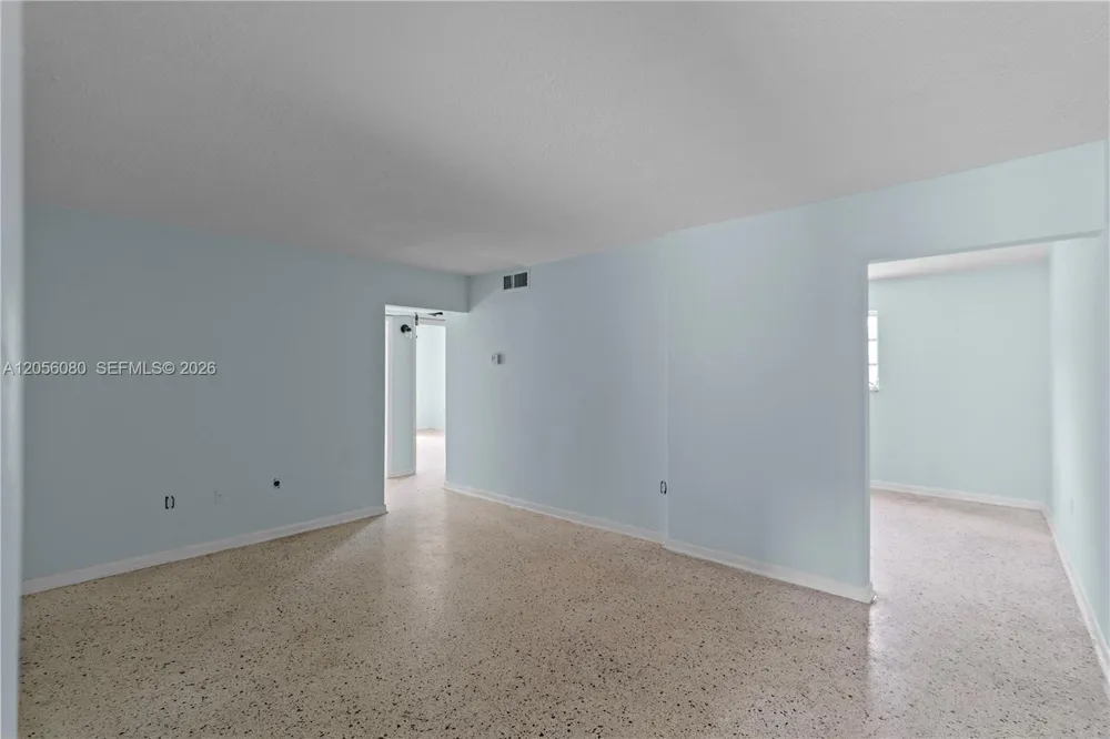 1250 W 26th Pl #108 Hialeah, FL 33010