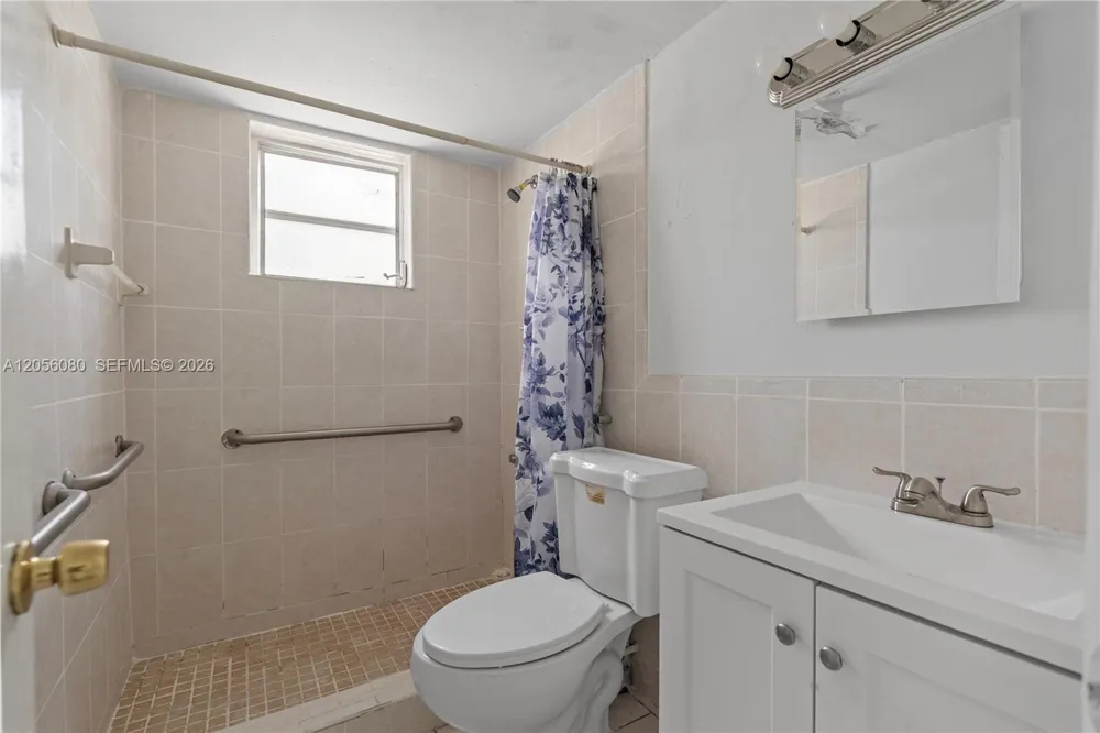 1250 W 26th Pl #108 Hialeah, FL 33010