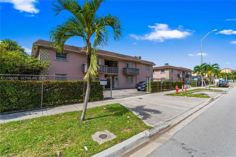 1250 W 26th Pl #108 Hialeah, FL 33010