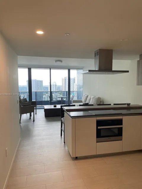1000 Brickell Plaza #2404