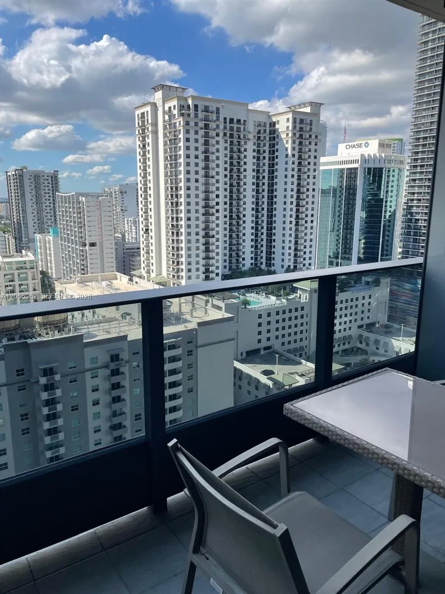 1000 Brickell Plaza #2404 Miami, FL 33131
