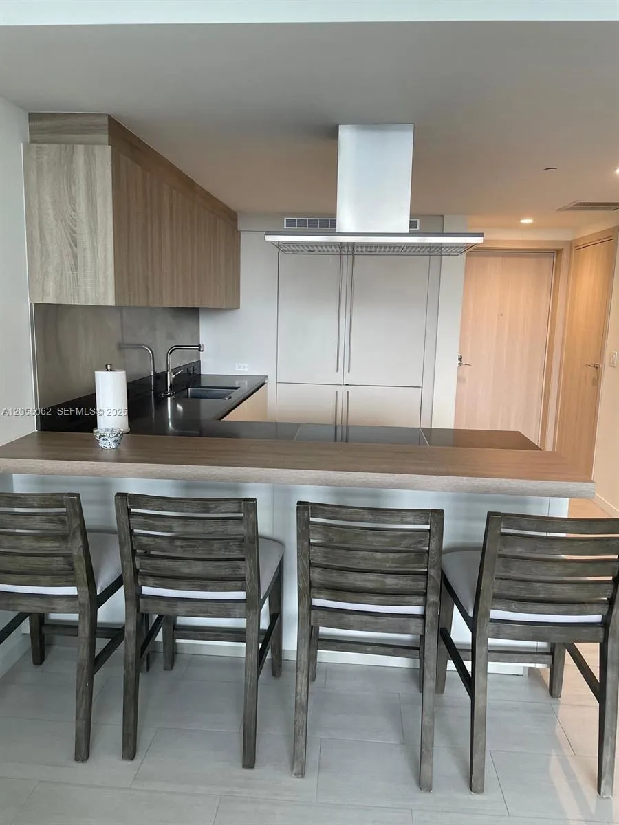 1000 Brickell Plaza #2404 Miami, FL 33131