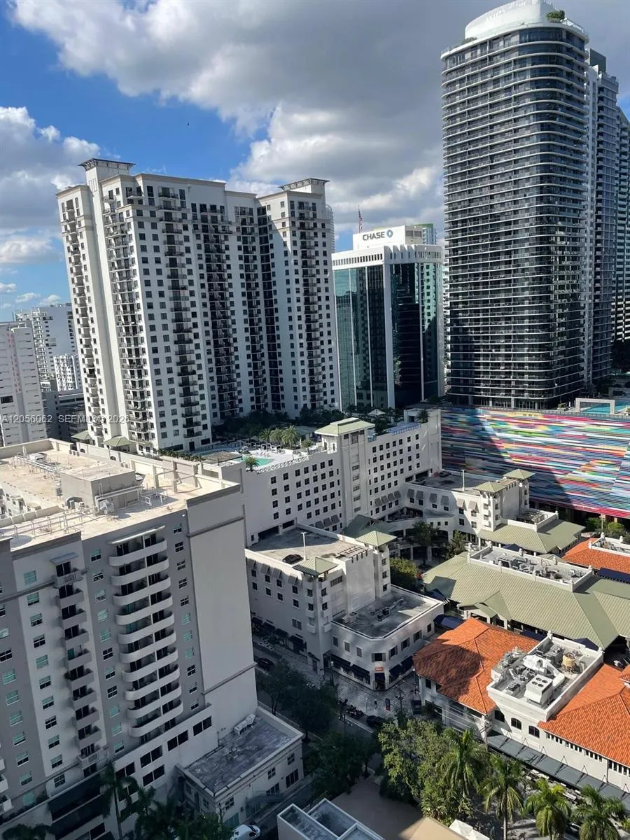 1000 Brickell Plaza #2404 Miami, FL 33131