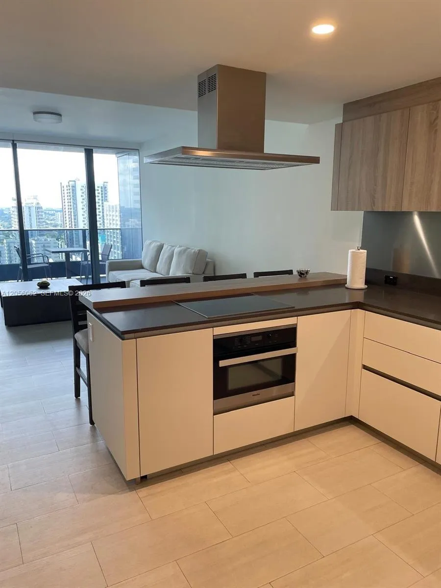 1000 Brickell Plaza #2404 Miami, FL 33131
