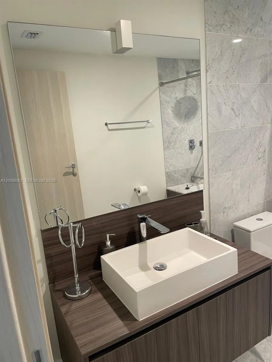 1000 Brickell Plaza #2404 Miami, FL 33131