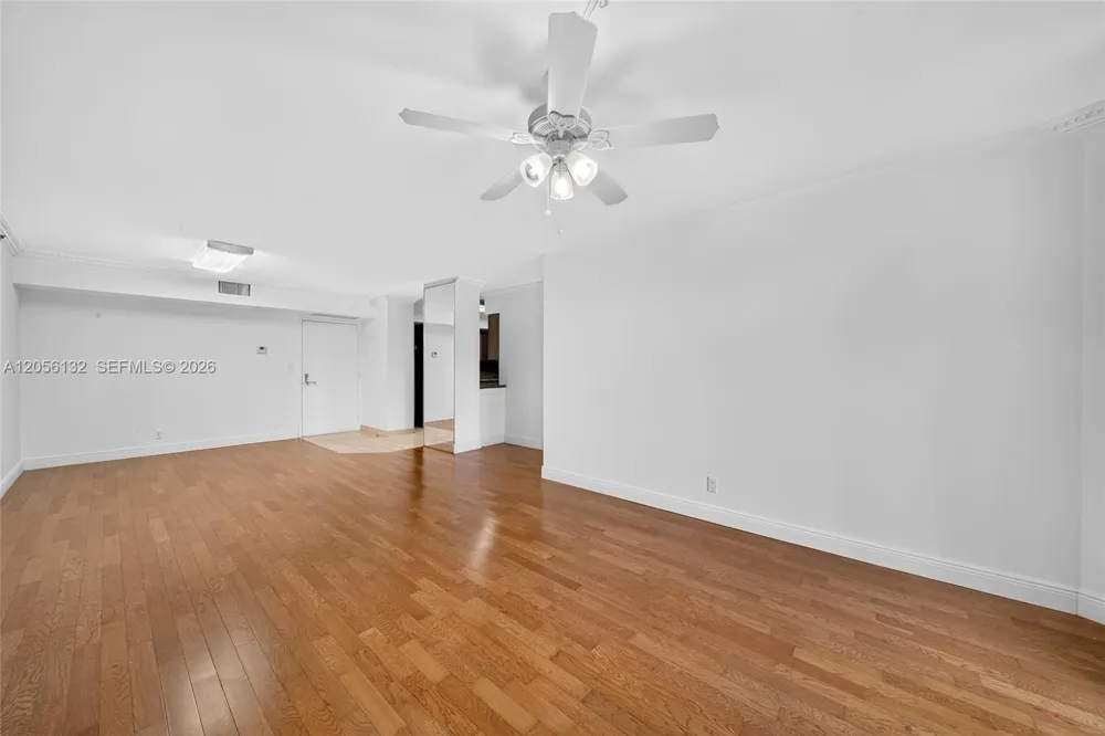 3600 Mystic Pointe Dr #310 Aventura, FL 33180